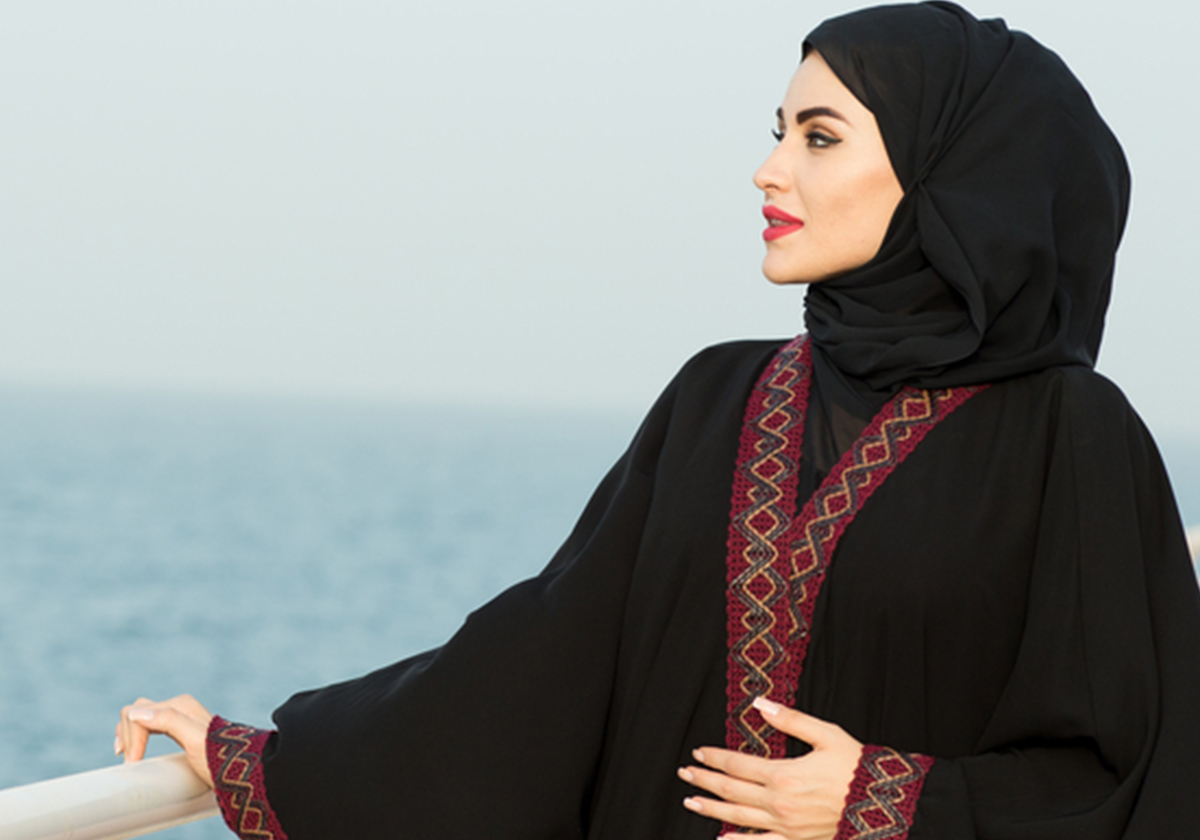 هذا ما يقولونه في الغرب عن أسرار جمال المرأة العربيّة!
