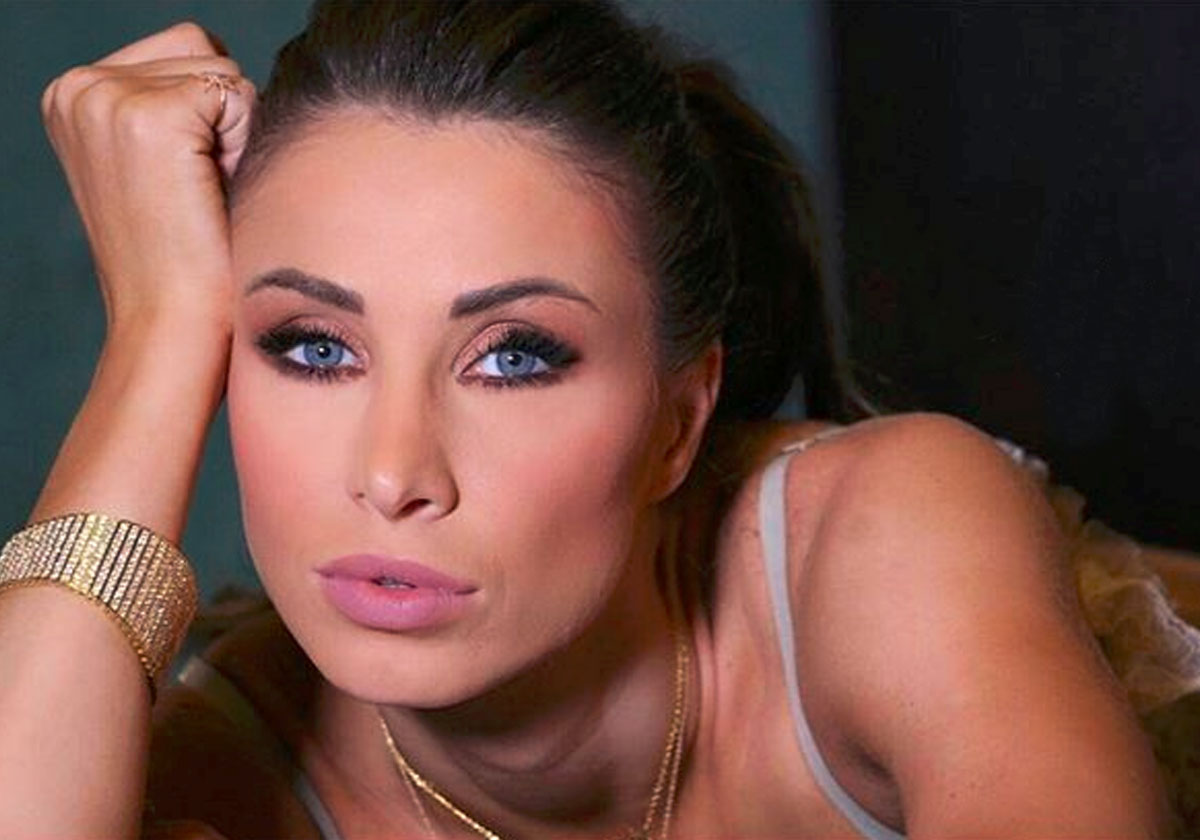 علامات الحمل الرابع بدأت تظهر على أنابيلا هلال... شاهدي بطنها في الصور!