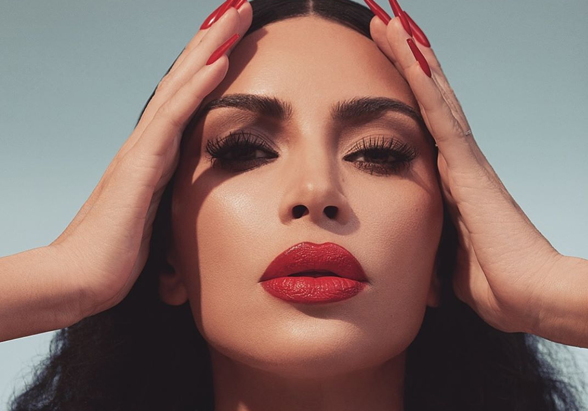 كيم كارداشيان تكشف أنّها تستخدم خلطة سرية تخلصها من مشكلة الصدفية!
