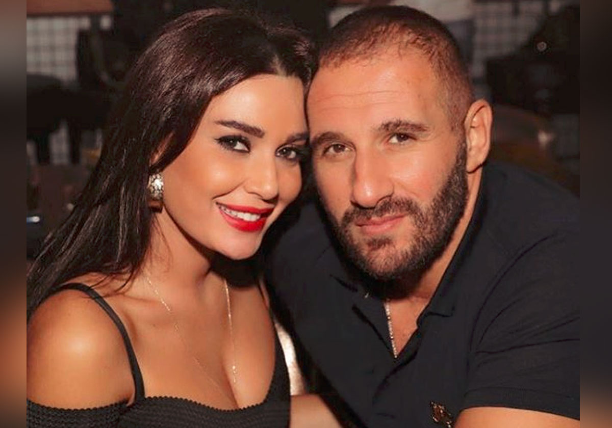صورة جريئة لسيرين عبد النور مع زوجها في المصعد: قبلتهما تجتاح الانترنت!