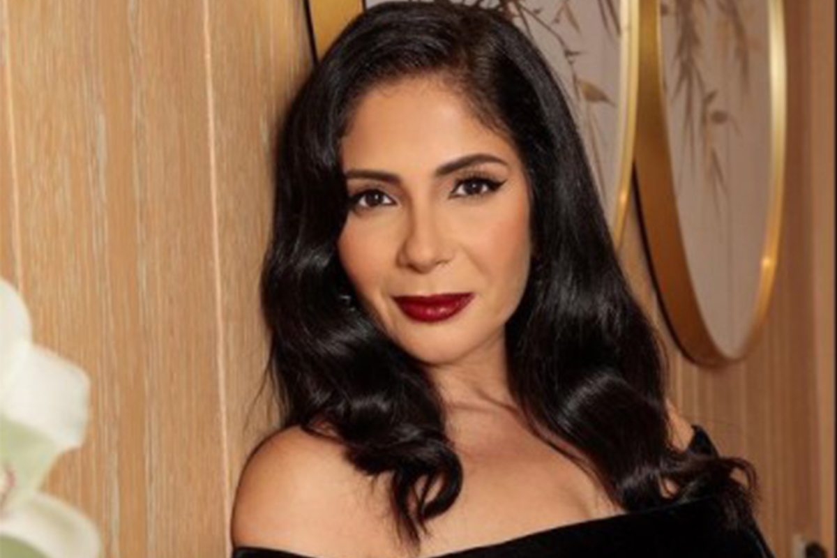 مشهد منى زكي في فيلم "أصحاب ولا أعز" على نتفلكس يعرّضها للنقد