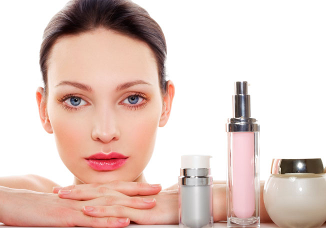 4 أسس لتحسني اختيار كريمات البشرة