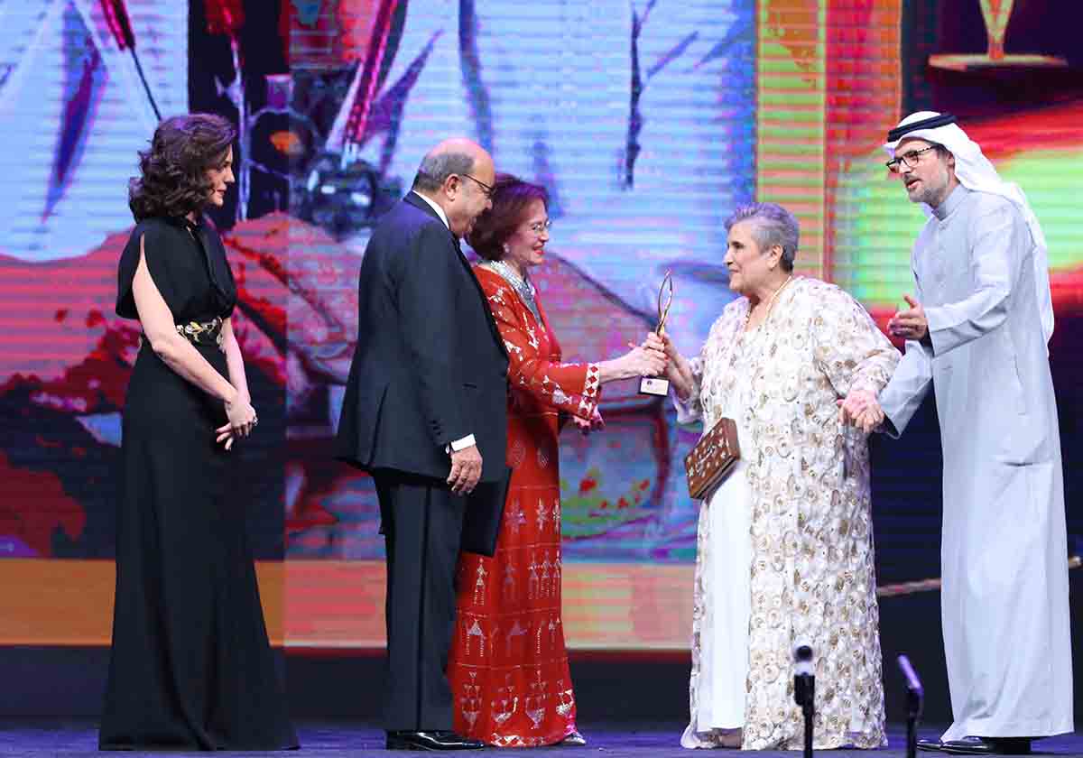 ياسمينة تقابل أبرز الفائزات في حفل "تكريم" في الكويت