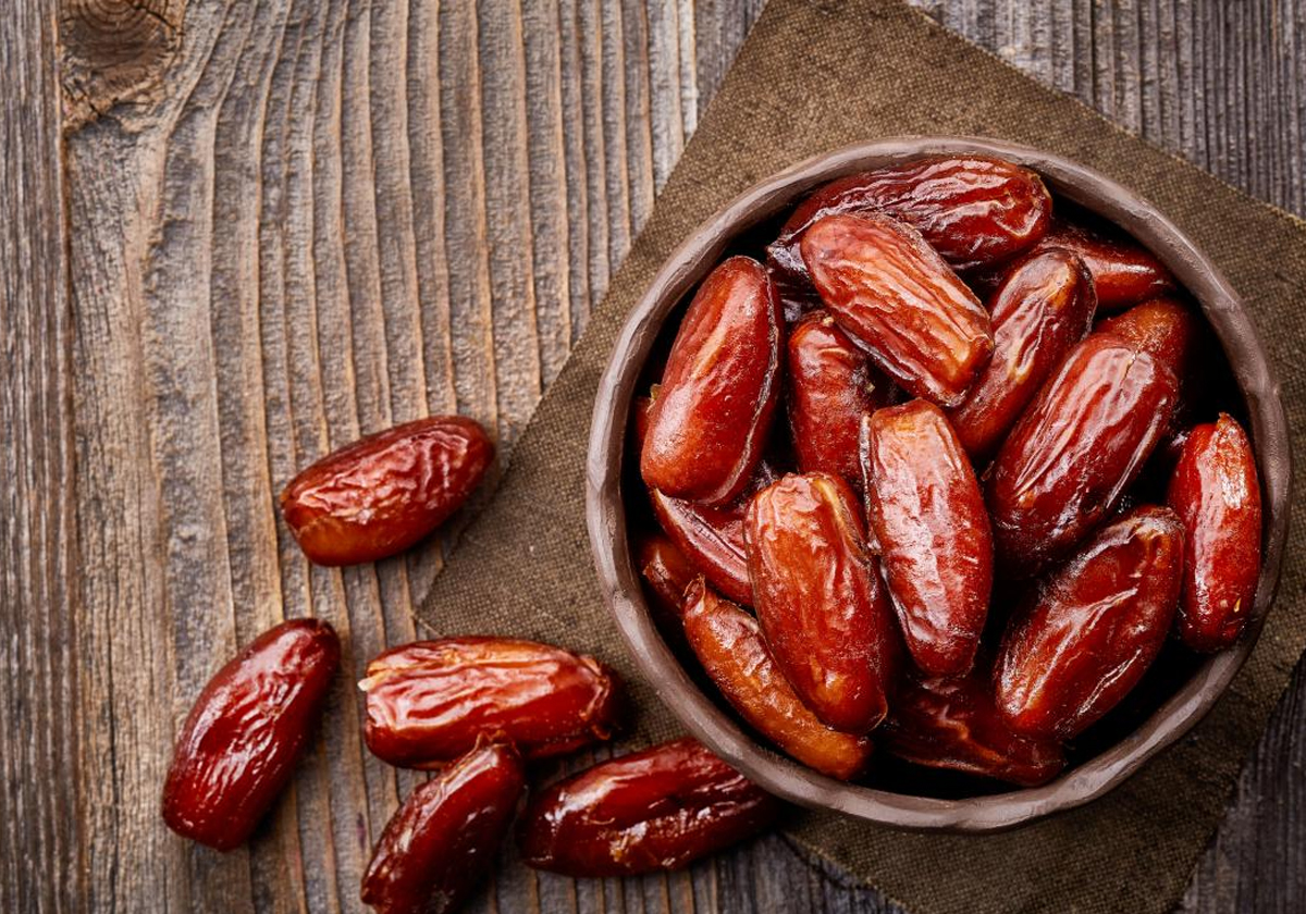 كم حبّة تمر عليك أن تتناولي كي لا تكسبي وزناً؟ 
