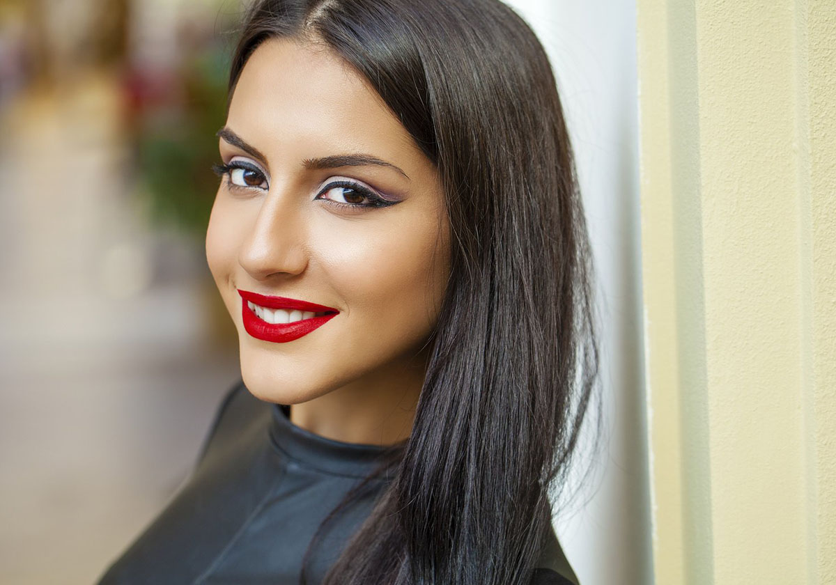 أي مستحضر ماكياج يعشقه الرجل العربي، ويعتبره الأهم؟