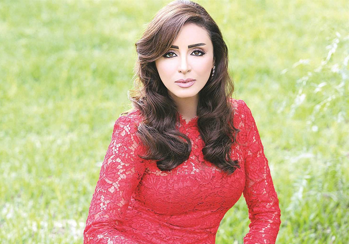 صور نادرة من حفل زفاف أنغام... شاهدي اطلالتها العرائسية الناعمة!