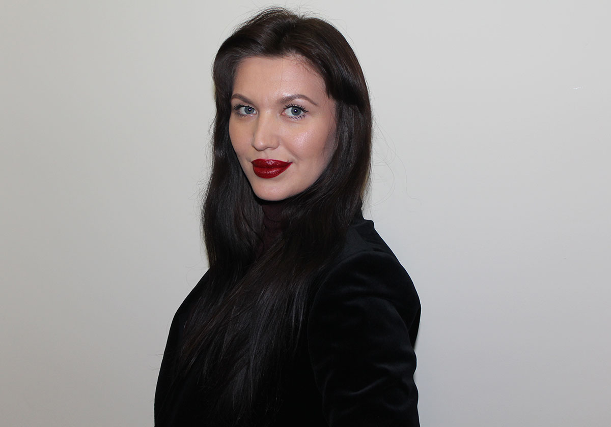 تعرفي على مقابلة ياسمينة مع أخصائية الماكياج الرئيسية لعلامة نارس Anastasia Ignatova