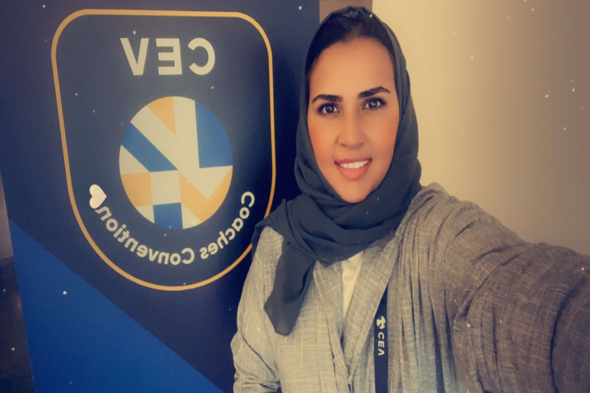 اول مدربة سعودية تشارك في البرنامج الاوروبي للكرة الطائرة