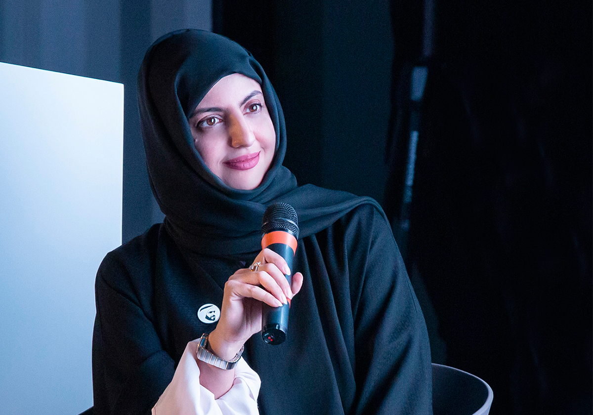 المهندسة والخطاطة الاماراتية مريم البلوشي