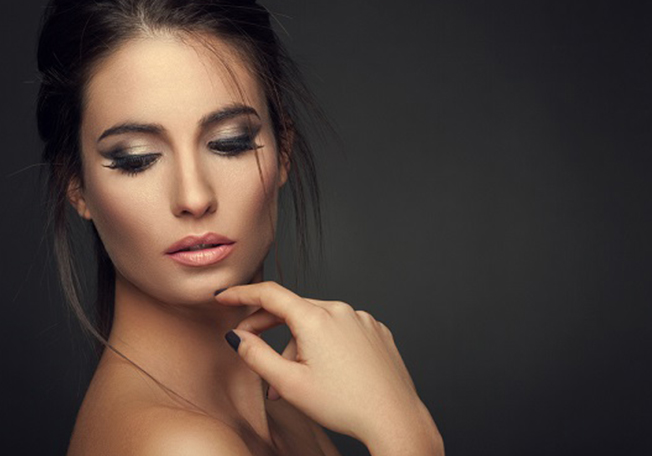 طريقة تثبيت كريم الأساس على البشرة