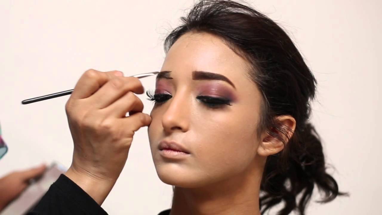 معنى ميك اب ارتست وأسرارها