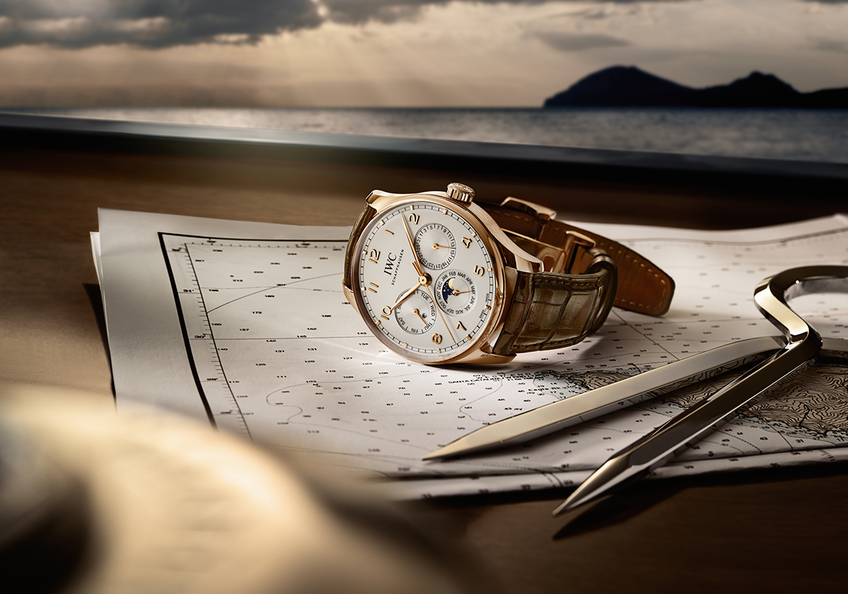 ساعات IWC Schaffhausen الرجالية بتصاميم فخمة