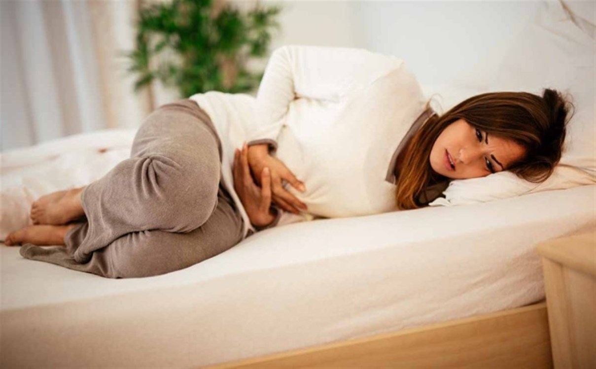 اسباب افرازات صفراء سائلة بدون رائحة
