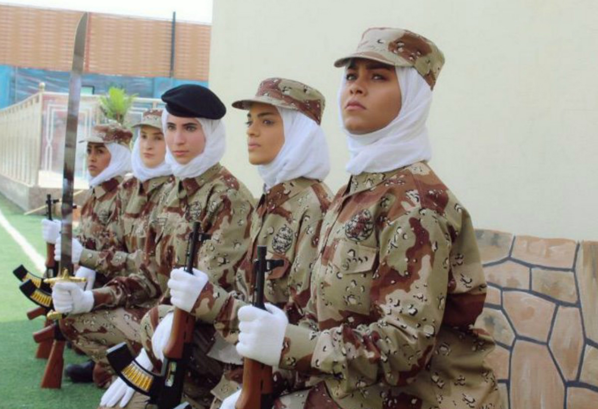 صور لفرقة مودة للاستعراضات العسكرية 