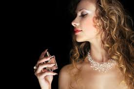 افضل عطور فندي النسائيه