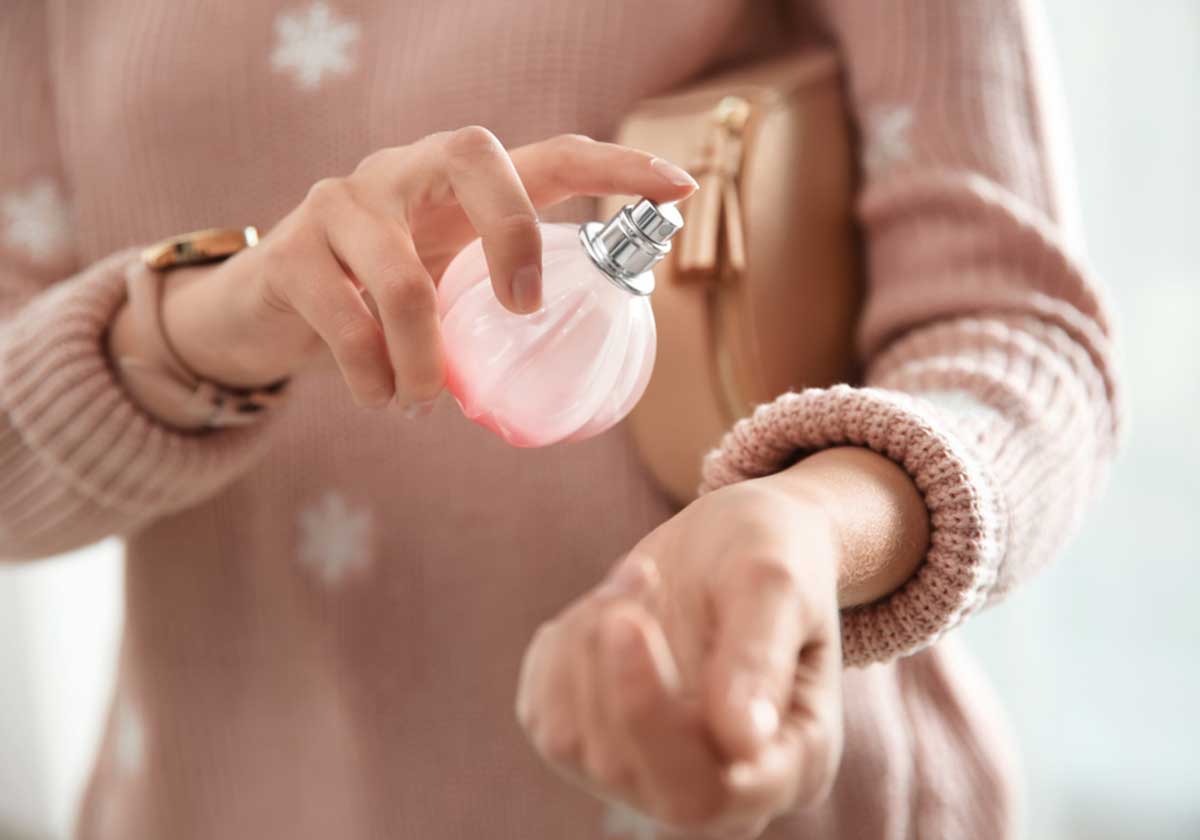 عطور انثوية تصنعينها في المنزل