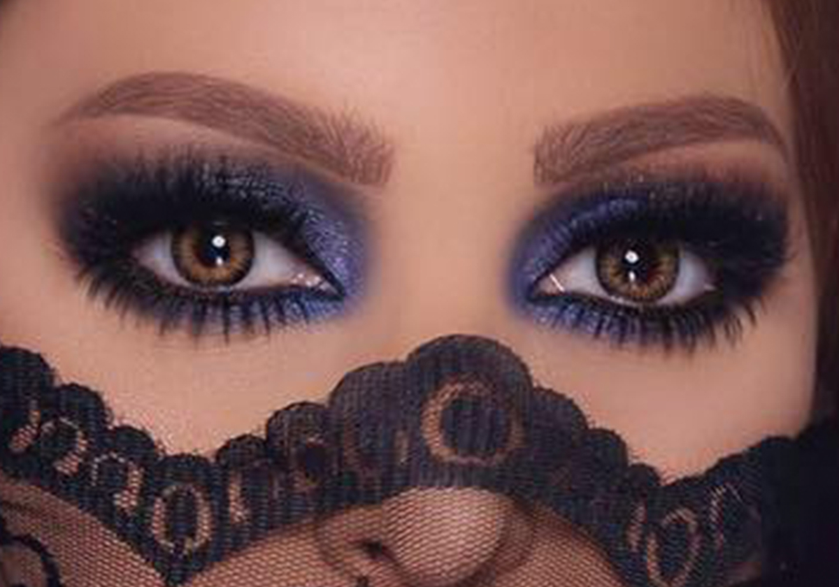 ماكياج سامر خزامي على وجه أمل حجازي 
