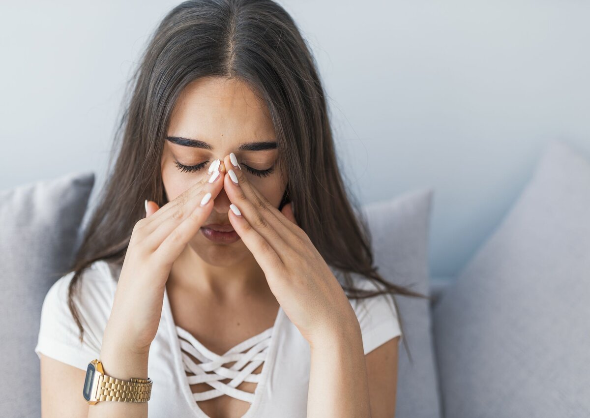 اسباب صدور رائحة كريهة من الانف 