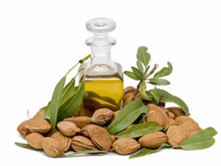 وصفات طبيعيّة من زيت اللوز 