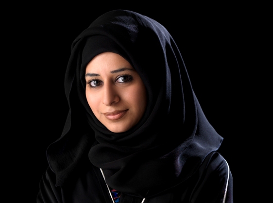 الفنانة الإماراتيّة سميّة السويدي 