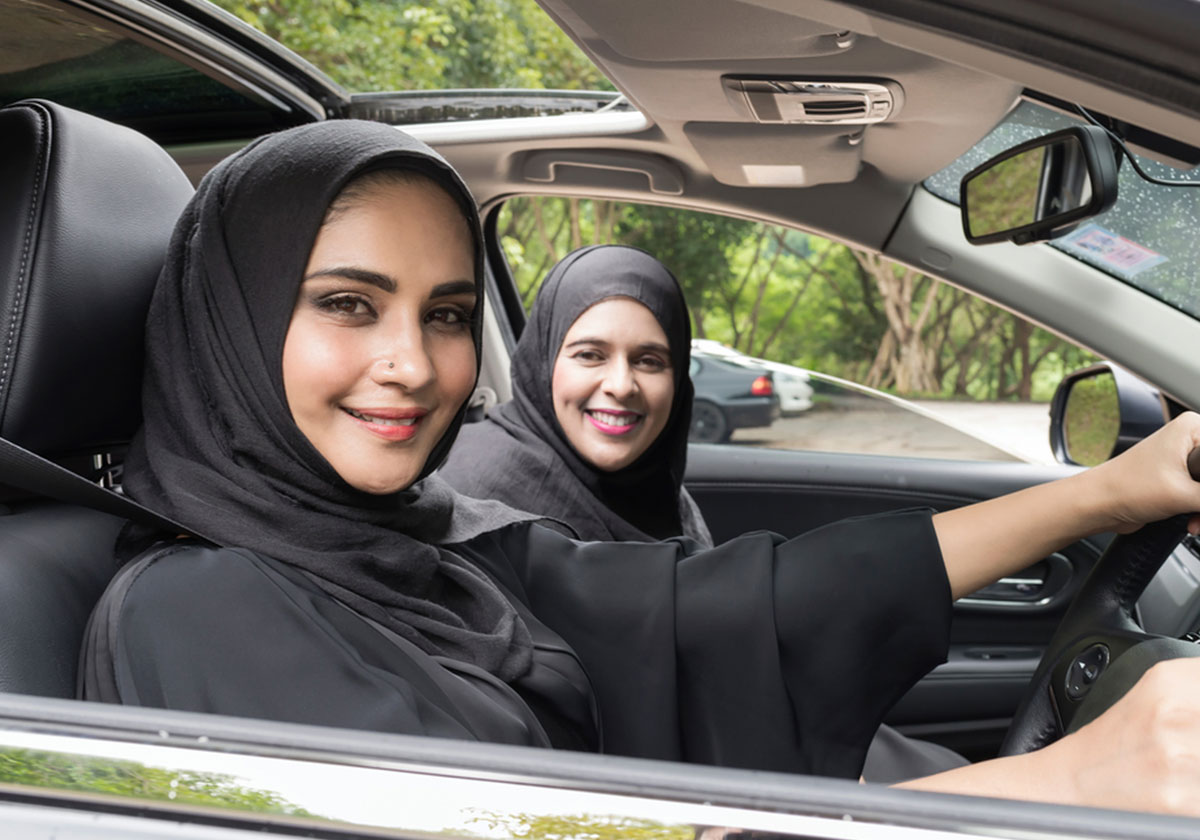 المدرسة النموذجية لتعليم قيادة السيارات وتزايد الاقبال عليها