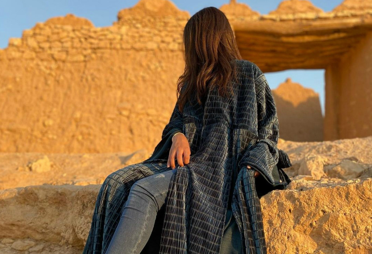 الفرّوةُ الشتوية تجتاح الأسواق السعودية بأشكال عصرية 