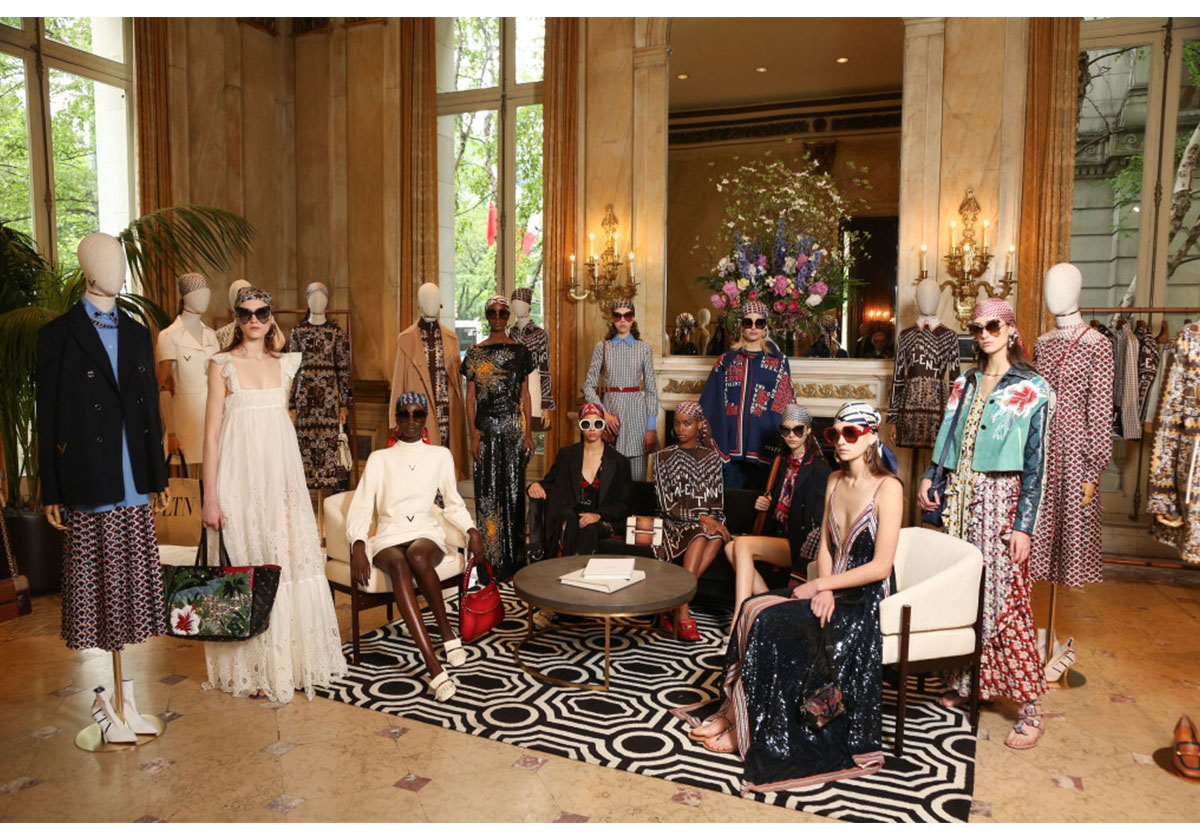 ازياء فالينتينو من مجموعة Resort 2019