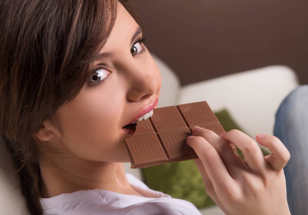 الكمية التي تعادل ١٠٠ سعرة حرارية من ألواح الشوكولاته المفضلة لديك