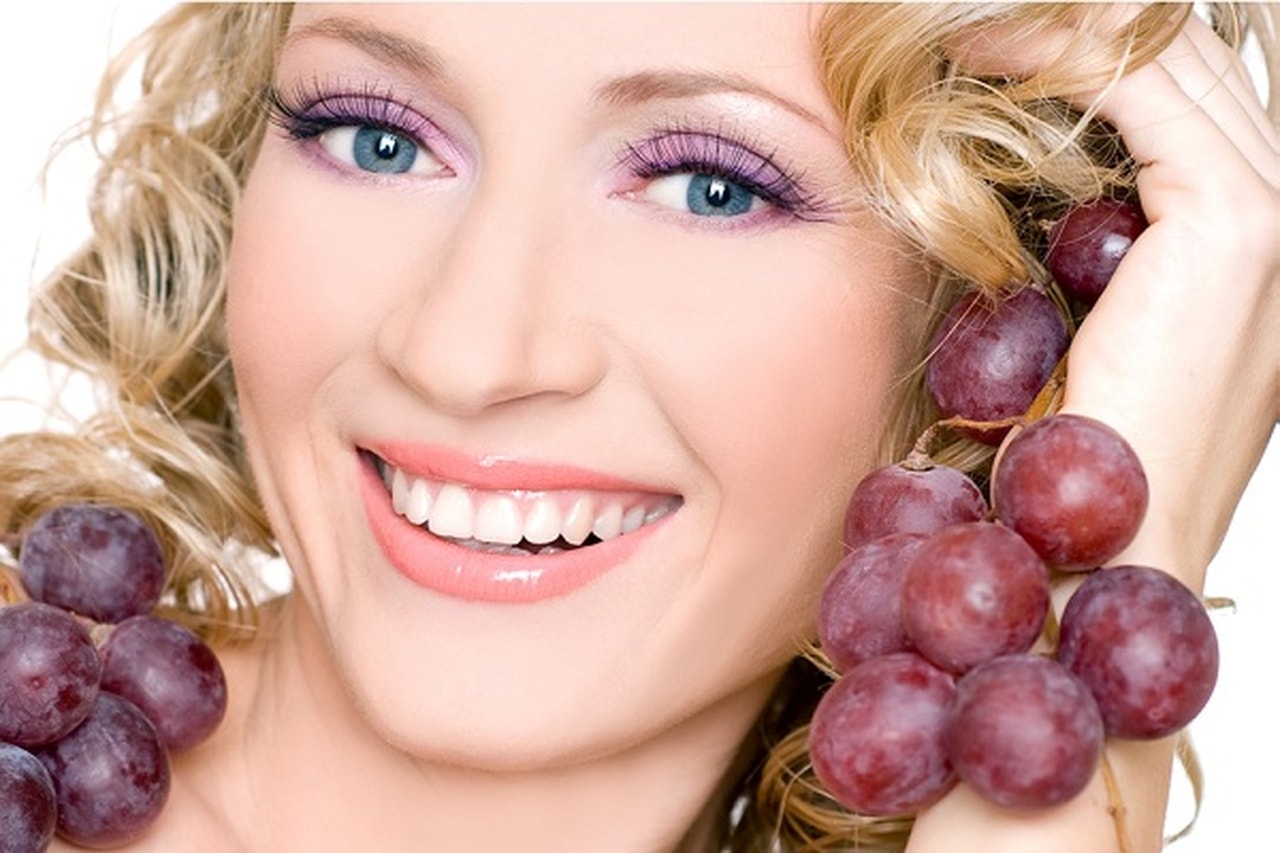 فوائد زيت بذور العنب للبشرة