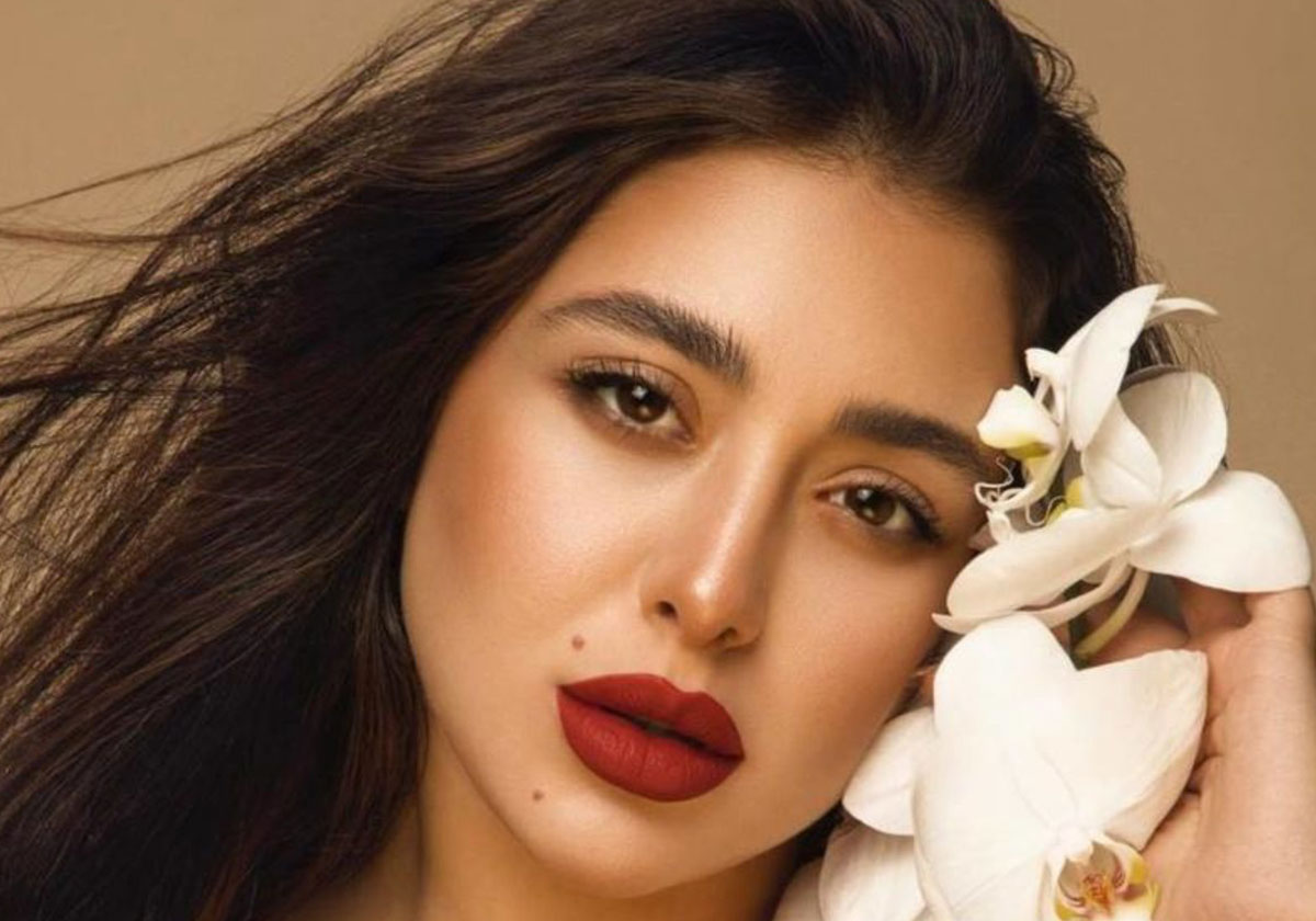 صور هيا مرعشلي خطيبة ناصيف زيتون المزعومة قبل عمليات التجميل!