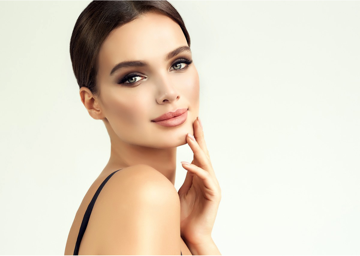 أحمر خدود Ambient Lighting Blush من Hourglass بعد اليوم