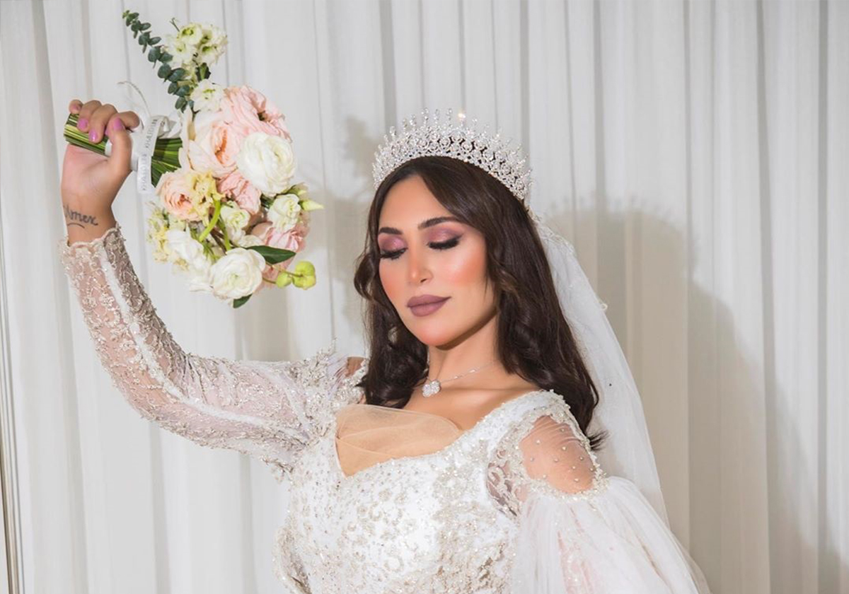 الدكتورة خلود تحتفل بزفافها بعد ان تحولت الى عروسة سناب