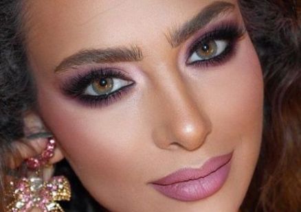 مكياج وردي فاخر لمناسباتك السعيدة