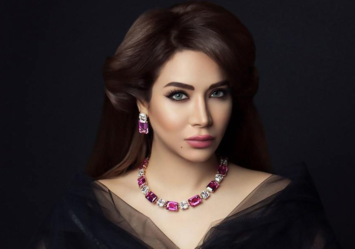 ستايل لجين عمران يعبر عن المراة الخليجية