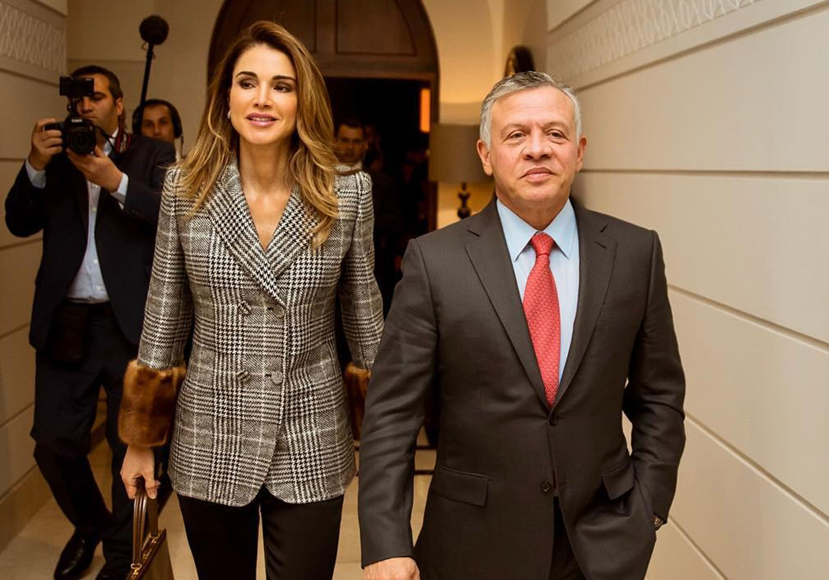 بصورة رومنسية وكلمات معبرة احتفلت الملكة رانيا بعيد زوجها!
