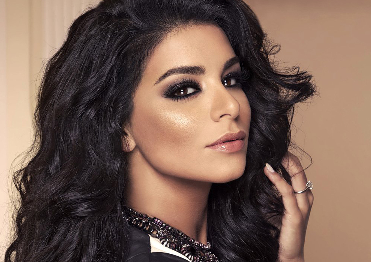 مكياج مخفي للحاجبين يشد العينين ويوسع فتحتيهما