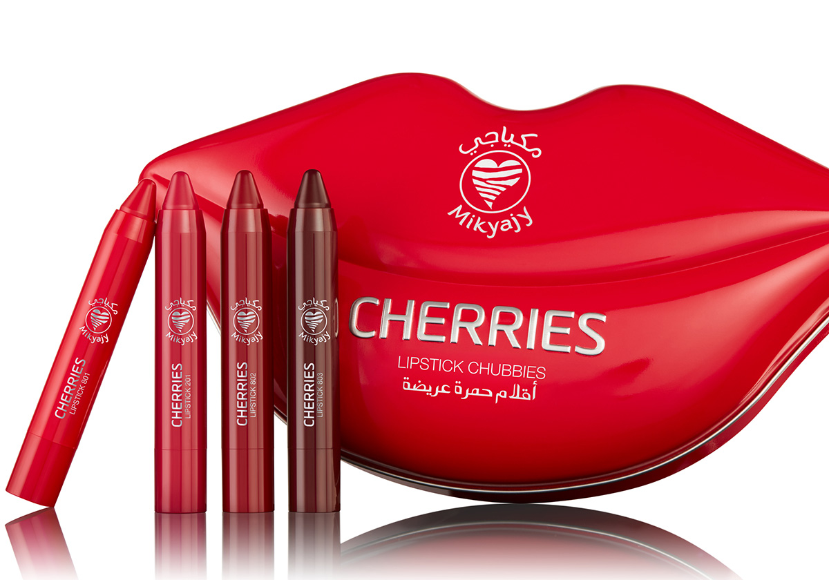 ألوان متعددة في Cherries Lipstick Chubbies.
