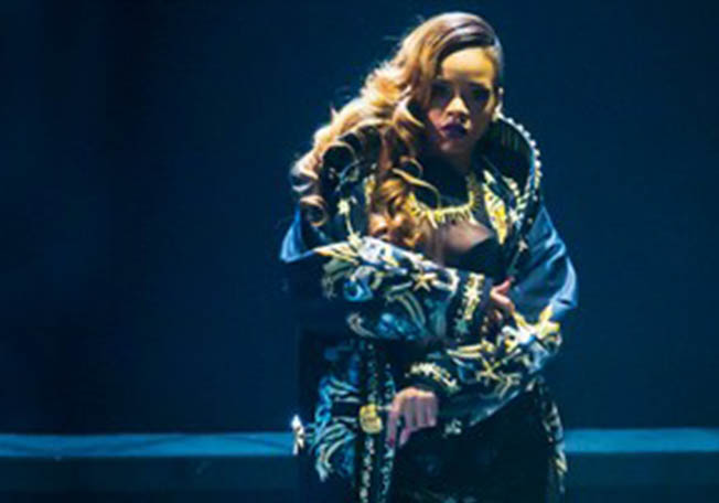 ريهانا في جولتها  Diamonds World Tour 