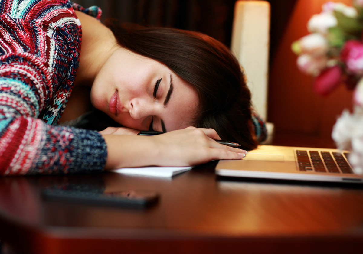 7 عادات تجعلك مرهقة دائماً!
