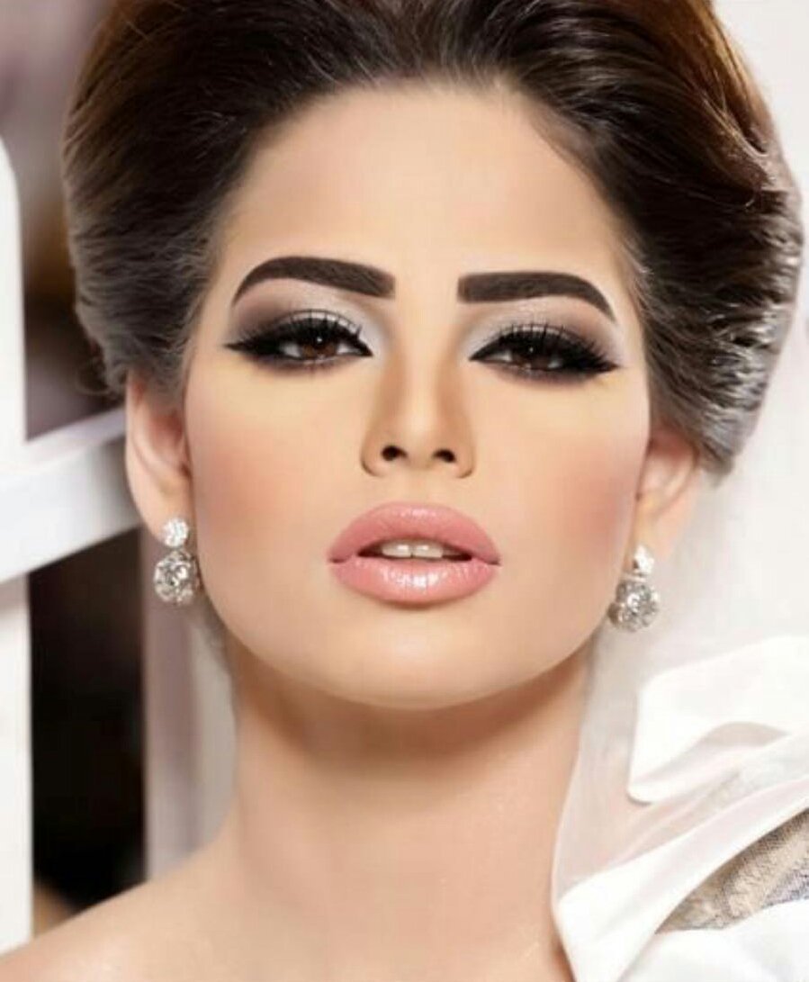 عمل مكياج خليجي ثقيل للسهرات وللعرايس