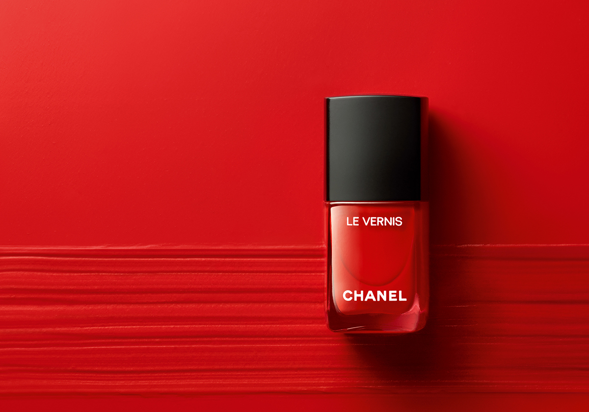 LE VERNIS والأحمر المتألق