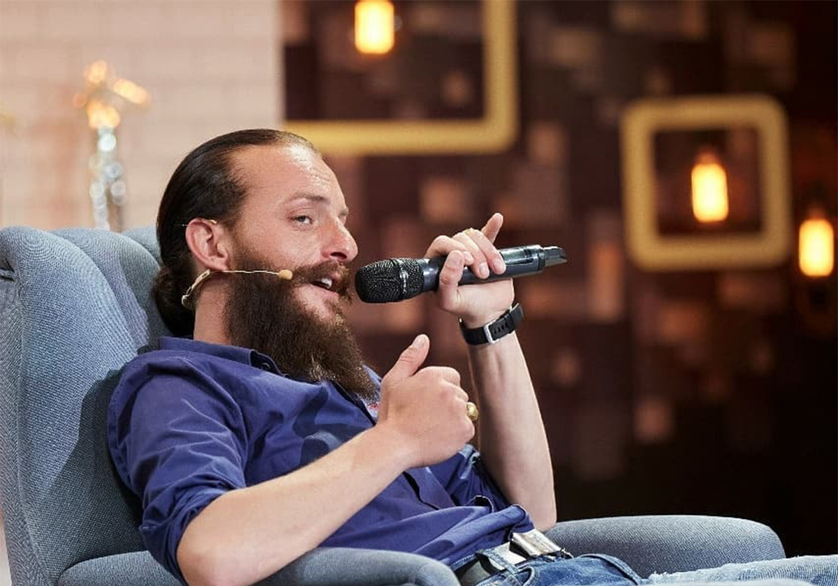 اويس مخللاتي صخر الهيبة يعقد خطوبته فمن هي العروس