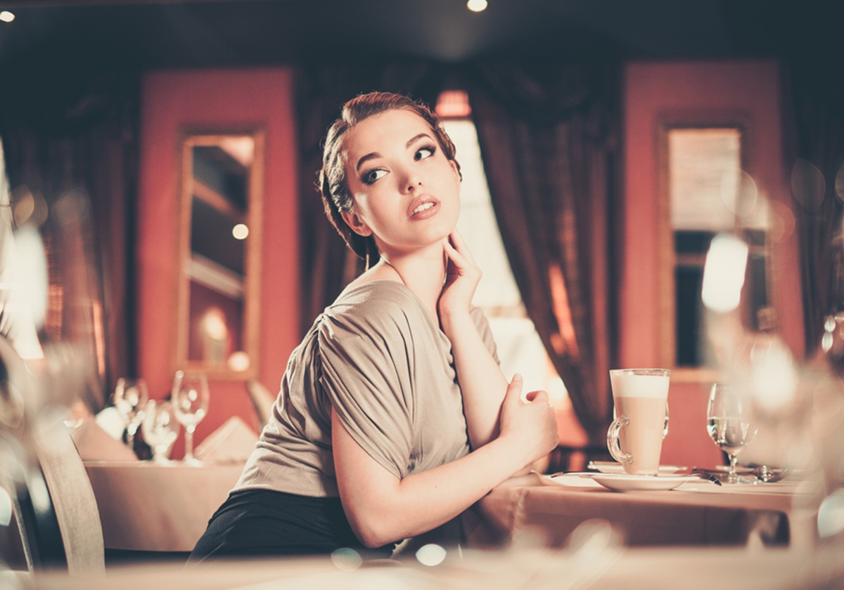كيف عليك التصرف عند تناولك الطعام في المطعم؟
