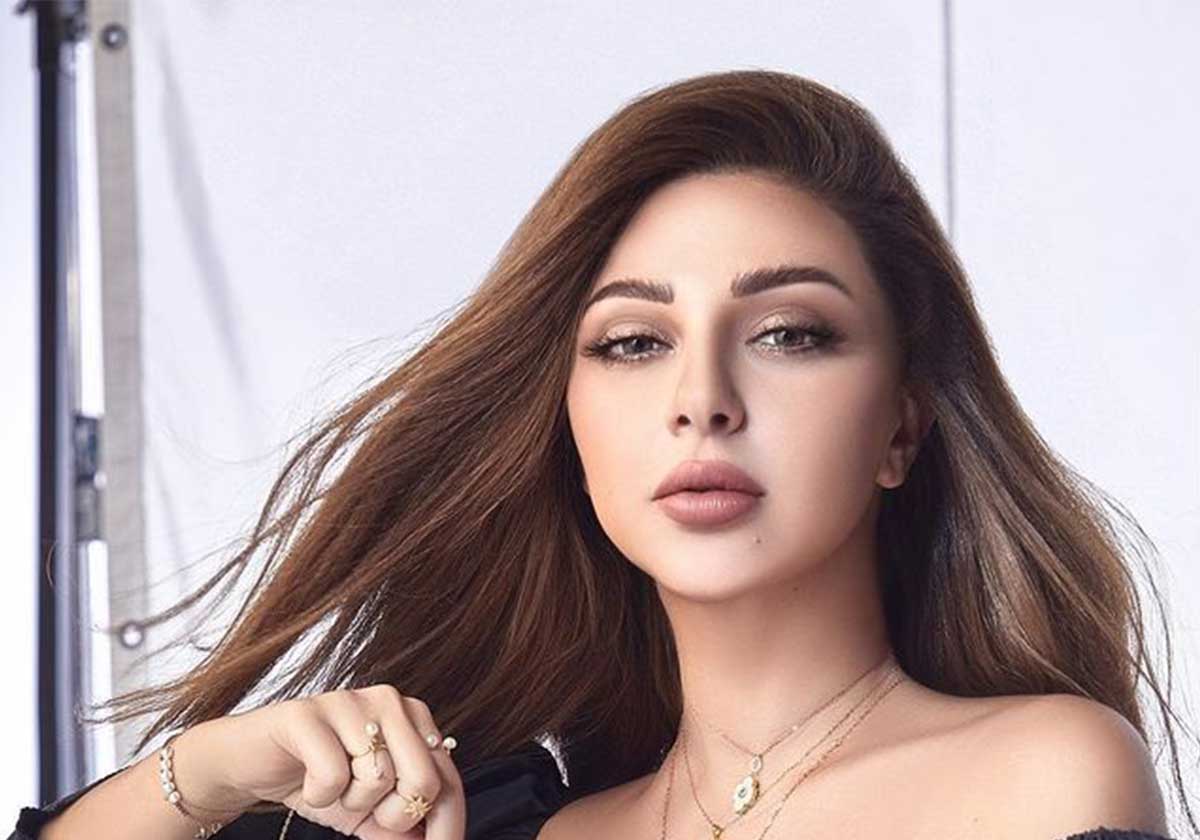 ميريام فارس تثير الجدل باطلالة من توقيع مصمم عربي