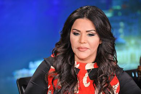 فيديو أحلام بقبعة الريش