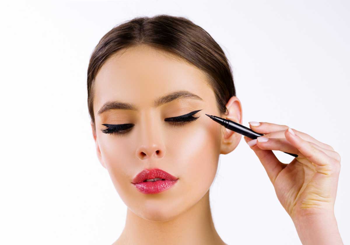 طريقة رسمة ايلاينر ناجحة للمبتدئات