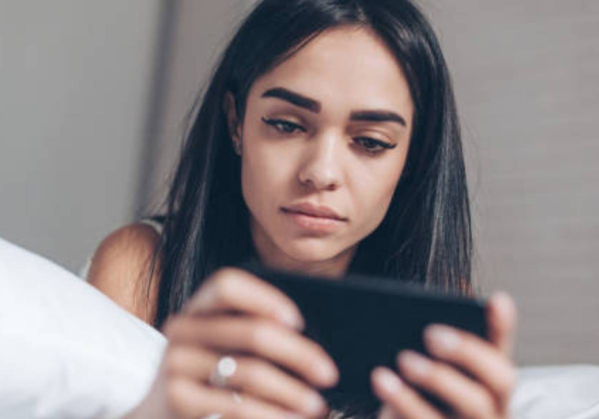 لماذا توقّف فجأة عن متابعتك على السوشيل ميديا؟