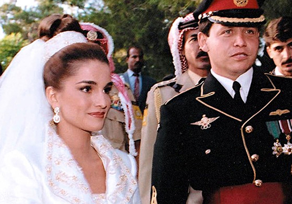 صور عفوية نادرة من حفل زفاف الملكة رانيا