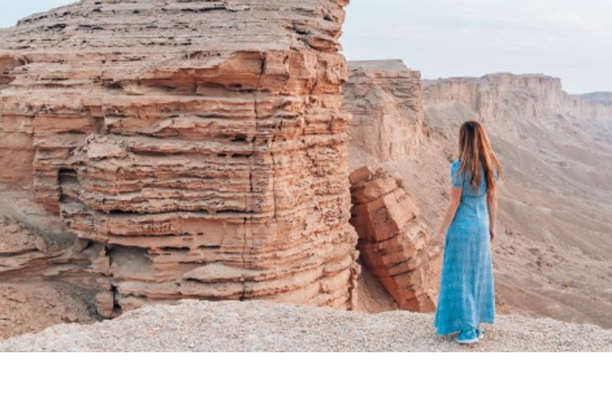 سلسلة جبال طويق مطل حافة العالم