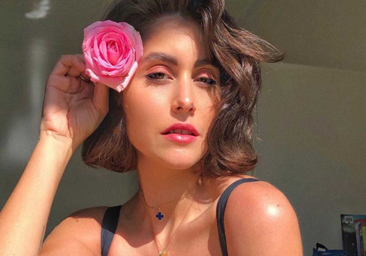 نور عريضة عروس عرض أزياء نيكولا جبران في أسبوع الهوت كوتور في باريس